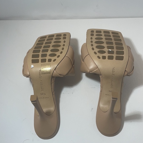 Bottega Veneta BV Lido Sandal - Picture 5 of 8